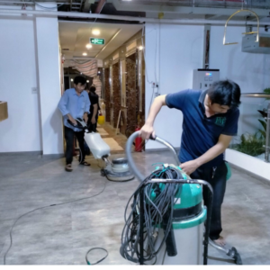 Đội thợ vệ sinh công nghiệp hoàng vũ phong